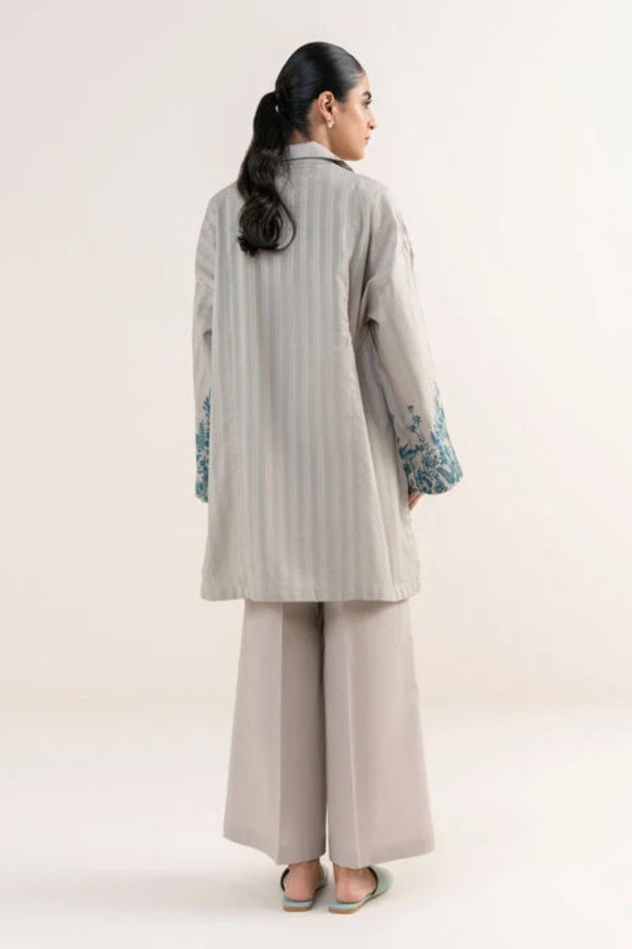 Jisoo Sky Grey 2Pc - Embroidered Dhanak bana Dora Unstitched